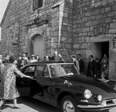 En 1968, la présidence choisit la Citroën DS Chapron.