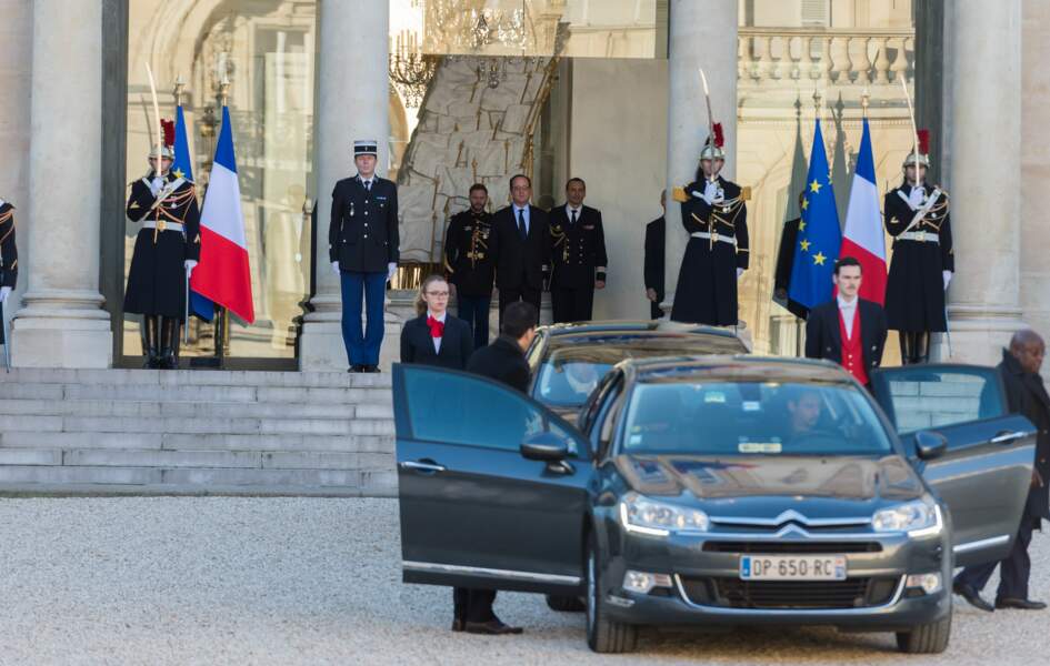 Pendant son mandat, la Citroën est le véhicule officiel du président.