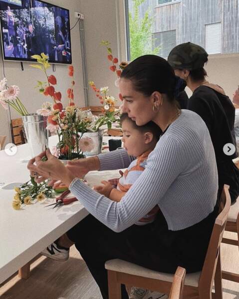 Atelier floral mère-fils pour Jade Leboeuf et Elon.