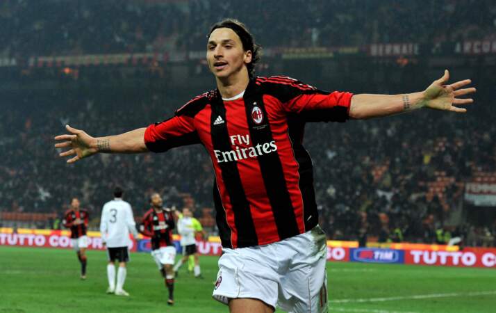 Il est sacré champion d'Italie avec le Milan AC (2010/2011)