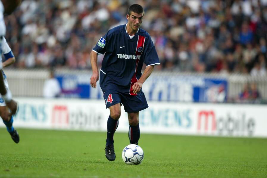 Jérôme Leroy a fait "mieux"... Il a joué au PSG de 1996 à 2000, puis lors de la saison 2002-2003...