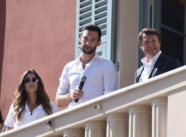 Le couple au balcon de la mairie de Nice, après le sacre en Coupe du monde