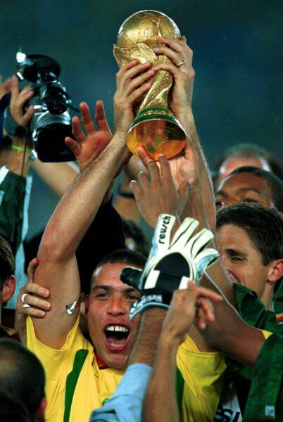 En 2002, le Brésil a remporté la dernière de ses cinq Coupes du monde