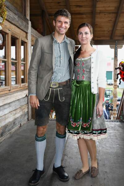Le couple n'hésite pas à adopter le look bavarois !
