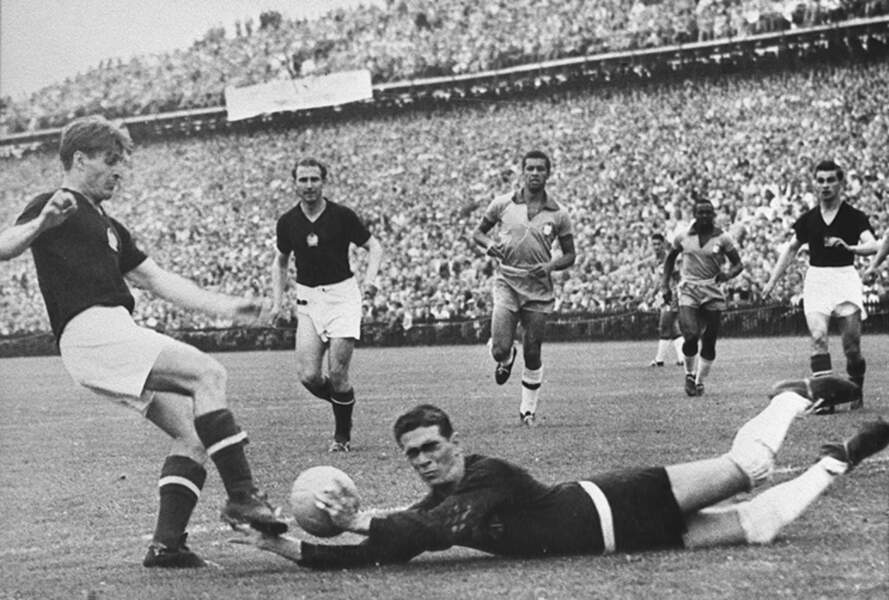 L'équipe de Hongrie est celle qui a marqué le plus de buts en une édition, à savoir 27 en cinq matches (1954)