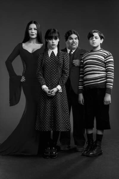 Netflix a mis en ligne "Mercredi", la première série signée Tim Burton. Cette fiction est dérivée de la saga cinématographique culte La Famille Addams !