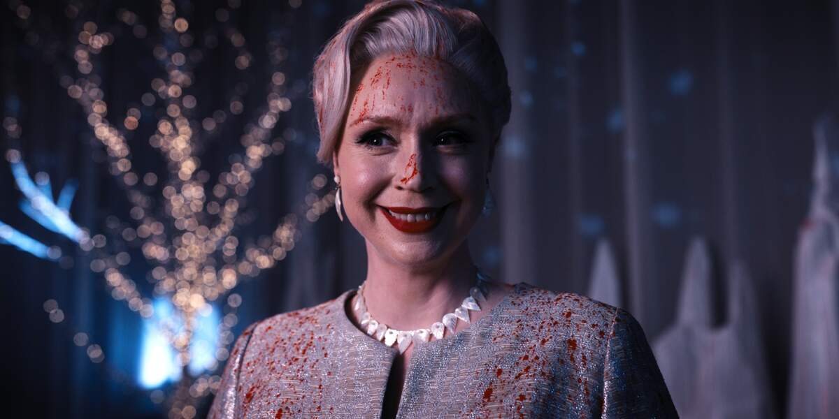 Gwendoline Christie est Larissa Weems, la directrice de la Nevermore Academy.