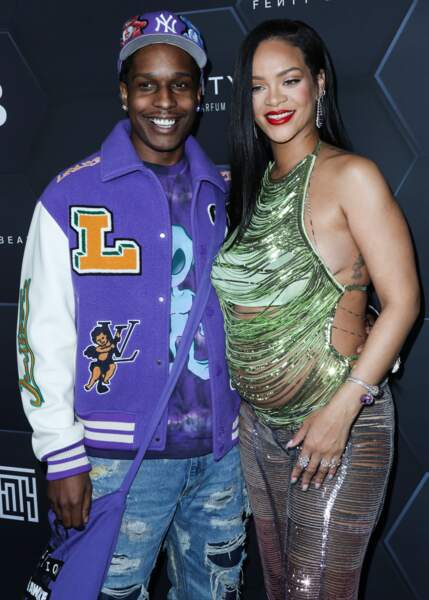 Rihanna et A$AP Rocky sont les jeunes parents d'un petit garçon né le 13 mai 2022 à Los Angeles. Les fans attendent avec impatience de découvrir son prénom et son visage.