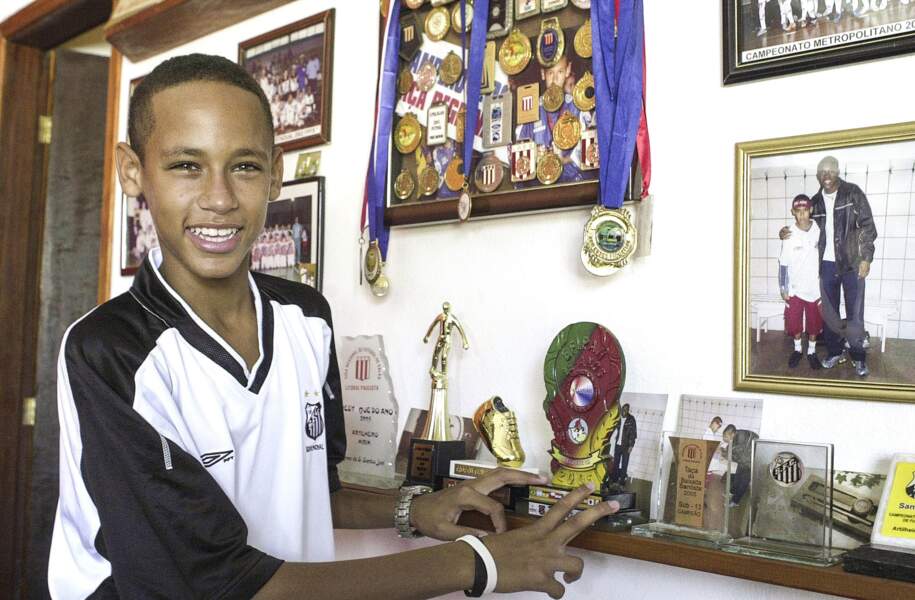 En 2007, Neymar affiche déjà son amour pour le foot