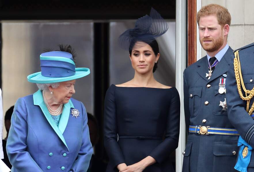Chacun son rang sur le balcon de Buckingham Palace le 10 juillet 2018 ! Le prince Harry se trouve derrière sa grand-mère Elizabeth...