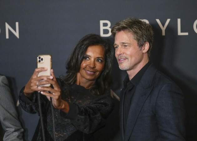 Petite séance selfie pour Karine Le Marchand et Brad Pitt 
