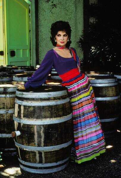 Retour à l'image après dix ans d'absence, mais au petit écran : en 1984 Gina Lollobrigida apparaît dans la série Falcon Crest.