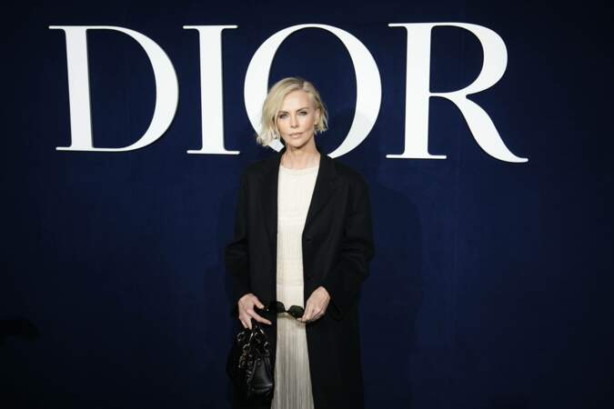 Charlize Theron lors du défilé Dior qui s'est tenu à Paris le mardi 28 février 2023