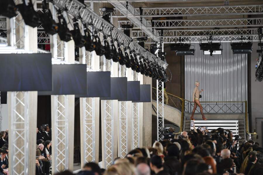 Ce mardi 7 mars marquait le dernier jour de la Fashion-Week automne-hiver 2024 à Paris. Celle-ci s'est achevée avec le défilé de la marque Miu-Miu au Palais d'Iéna.