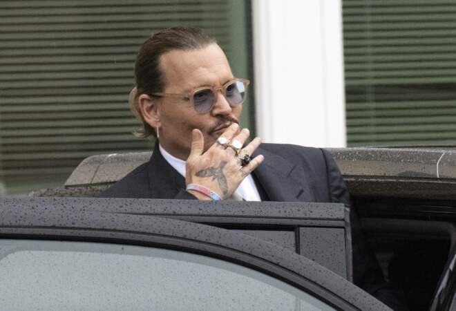 Johnny Depp aurait touché 68 millions de dollars pour son rôle du chapelier fou dans Alice au pays des Merveilles.