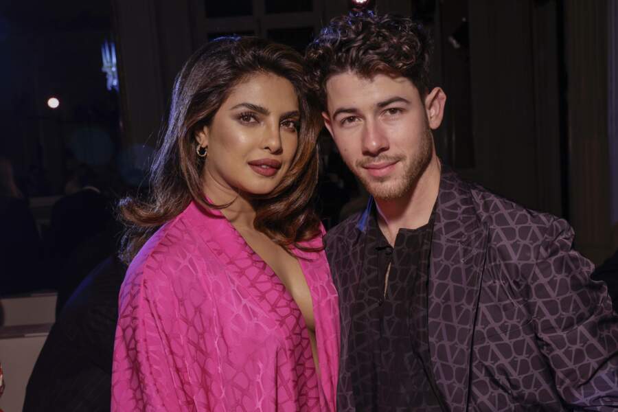Quant à Nick Jonas ? Après avoir vécu des relations avec Selena Gomez et Olivia Culpo, il s'est marié à Priyanka Chopra. Ils sont les parents d'une petite fille