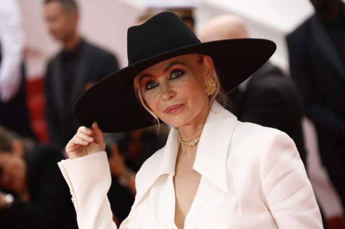 Emmanuelle Béart sur le tapis rouge de Cannes 2023