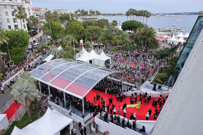 Le Palais des Festivals et son célèbre tapis rouge, qui accueille ce soir la deuxième montée des marches