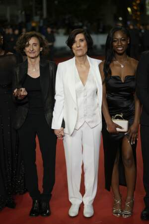 Après La Répétition en 2001 et La Fracture en 2021, c'est le troisième film de Catherine Corsini (ici entourée de la productrice  Elisabeth Perez, à gauche, et de l'actrice Esther Gohourou, à droite) en compétition au Festival de Cannes