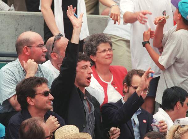 Patrick Bruel dans les tribunes de Roland Garros en 2000