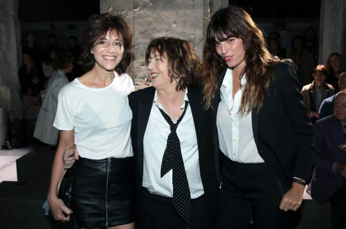 Malgré son état de santé fragile, Jane Birkin a régulièrement accompagné ses filles Lou Doillon et Charlotte Gainsbourg sur le tapis rouge
