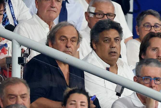 Michel Platini et Serge Blanco soutiennent les rubgymen français lors du match d'ouverture de la Coupe du Monde de Rugby France 2023 