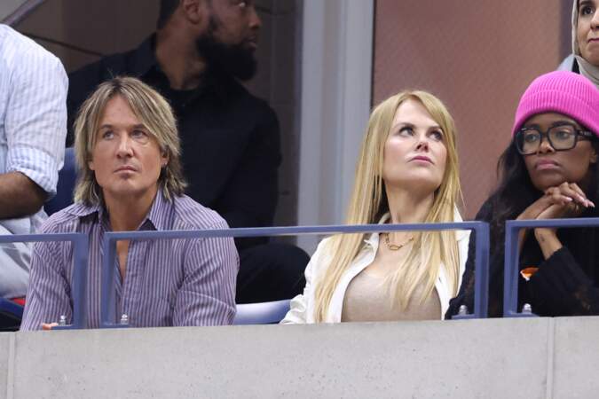 Non loin, se trouvait Nicole Kidman, tout aussi concentrée sur le match.