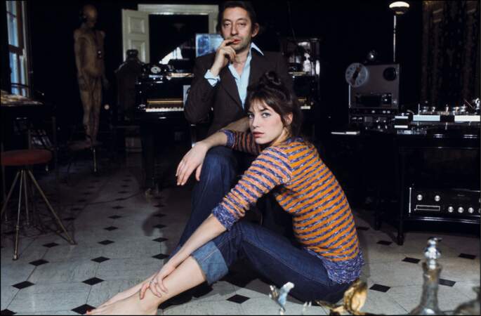 Jane Birkin et Serge Gainsbourg chez eux en 1973