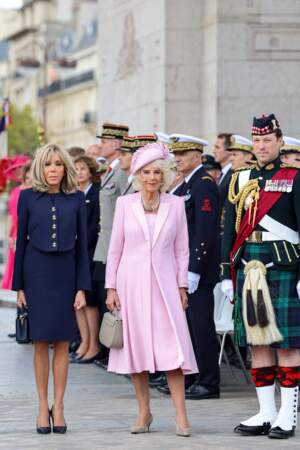 Qui est Jonathan Thompson, l'homme en kilt qui suit le roi Charles III ...