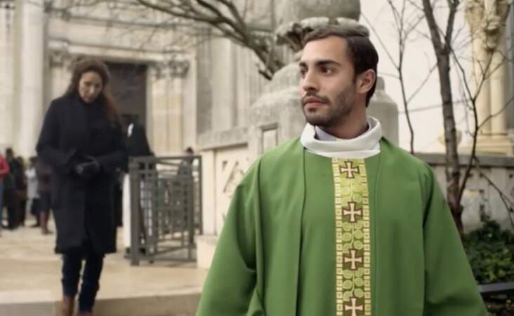 Dans le téléfilm Les mystères de la basilique en 2018 où il incarne le prêtre Sylvain
