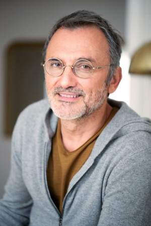 Frédéric Lopez retour sur sa carrière et sa vie privée Télé Loisirs