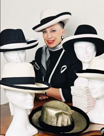 La "dame au chapeau". Geneviève de Fontenay en 2001