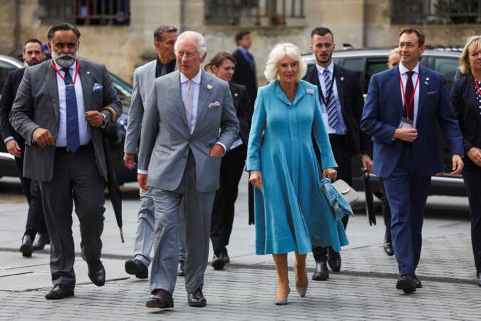 Le roi Charles III d'Angleterre et sa femme Camilla Parker Bowles devant l'Hôtel de Ville de Bordeaux