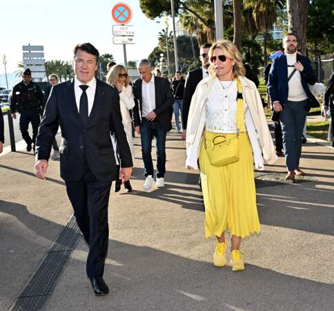 Le maire de Nice, Christian Estrosi, et son épouse, Laura Tenoudji Estrosi, tout de jaune vêtue, étaient également présents au kiosque à musique du jardin Albert 1er
