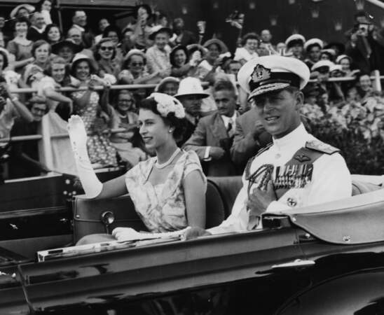 Après le couronnement, la reine et le prince Philip vont faire un tour du monde durant presque six mois. 