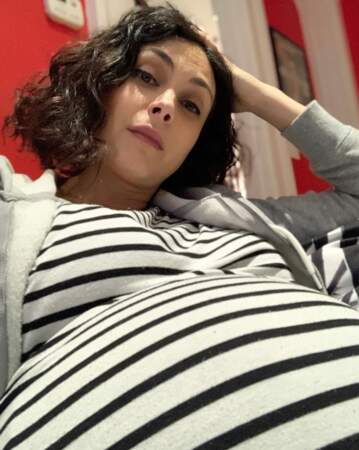 Ça pousse toujours du côté de l'actrice Morena Baccarin, enceinte de son troisième enfant.