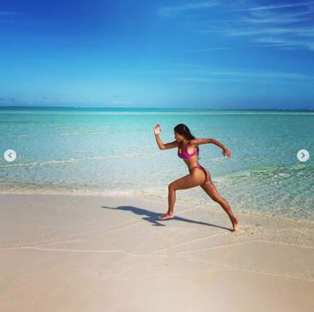 Nicole Scherzinger a fait un petit jogging sur la plage. 