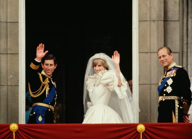 Le prince Philip se sentira dans l'obligation de guider son fils Charles, héritier du trône, dans ses choix sentimentaux. Il n'approuve pas  sa liaison avec Camilla Parker Bowles.C'est ainsi qu'en 1981 il l'encouragera à se marier avec la Princesse Diana, l'épouse parfaite selon lui.