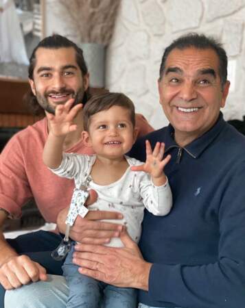 Benoit Assadi rend visite à son papa à Toulouse avec son petit bonhomme, Juliann, très content de voir son papi !