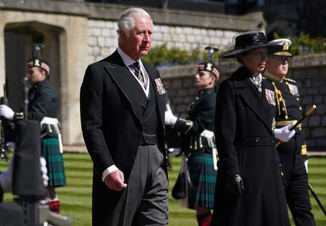 Le prince Charles arrive à la chapelle St Georges