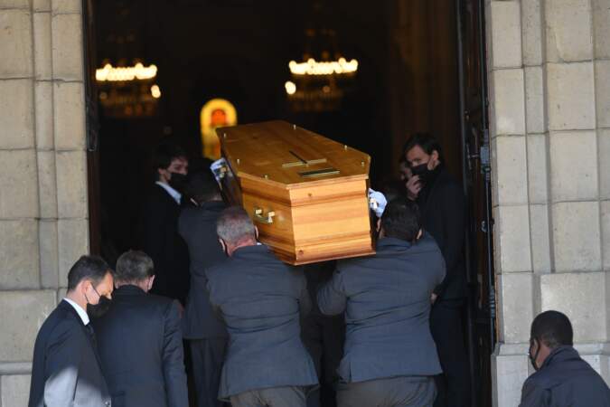 Le cercueil d'Yves Rénier