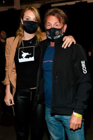 Vous les reconnaissez sous leur masque ? Sean Penn et son épouse Leila George.