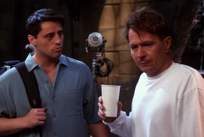 Dans un épisode, Joey a eu affaire à un acteur qui postillonnait et buvait un peu trop... Il était joué par Gary Oldman