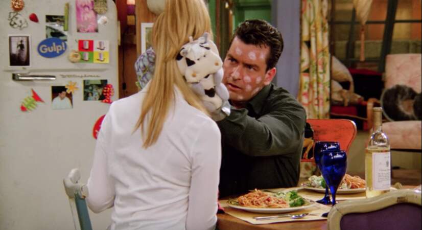 Ryan, le personnage de Charlie Sheen, avait beau avoir la varicelle, cela ne l'a pas empêché d'embrasser Phoebe