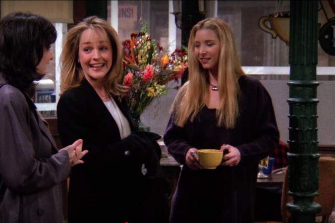Qui confond Phoebe et sa soeur jumelle, Ursula ? Helen Hunt !