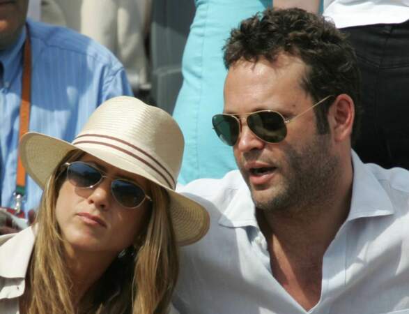 Après Brad, Jennifer Aniston retrouve ensuite l'amour dans les bras de l'acteur Vince Vaughn
