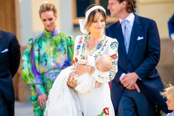 La princesse Sofia de Suède était éblouissante lors du baptême de son troisième fils, le prince Julian, duc de Halland, à Drottningholm, ce samedi 14 août.
