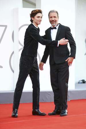 Timothée Chalamet pose avec Denis Villeneuve, le réalisateur de Dune