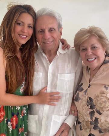 Shakira et ses parents William et Nidia.
