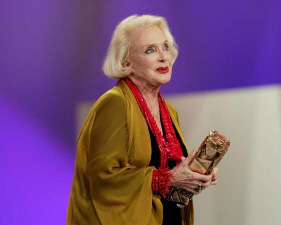 Micheline Presle reçoit un César d'honneur en 2004.